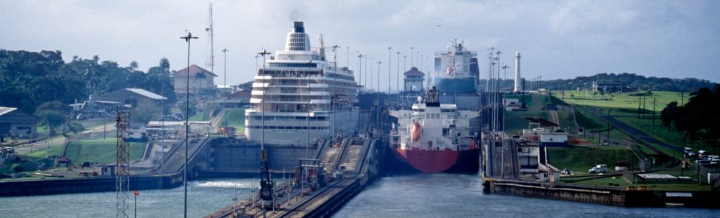 Nach dem Ausbau des Kanals können Schiffe mit einer Kapazität von bis zu 14.000 TEU-Containern die Wasserstraße passieren. © iStock