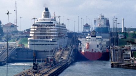 Nach dem Ausbau des Kanals können Schiffe mit einer Kapazität von bis zu 14.000 TEU-Containern die Wasserstraße passieren. © iStock