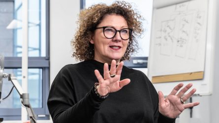 "Menschen für Wandel und Digitalisierung fit zu machen, ist eine der wichtigsten Aufgaben von HR", Christa Stienen CHRO DB Schenker © DB Schenker