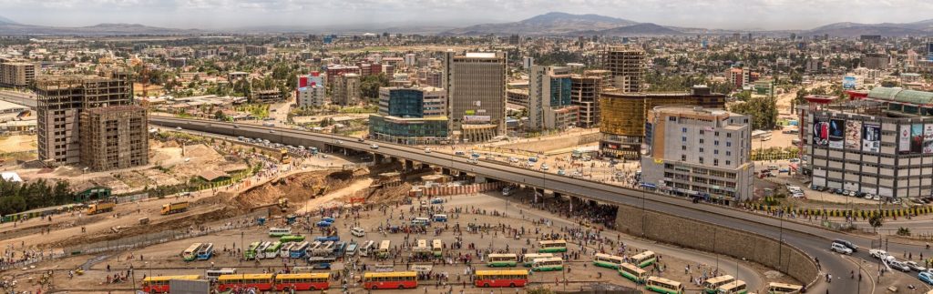 Die Wirtschaftsleistung Afrikas birgt viele Potenziale – insbesondere dort, wo es mit der Infrastruktur aufwärts geht wie hier in Addis Abeba. © derejeb / stock.adobe.com