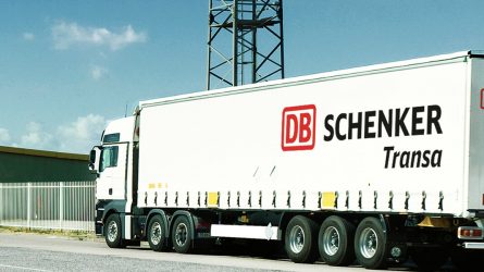 Damit Hilfe sicher und pünktlich ankam. DB Schenker TRANSA transportierte Mineralwasserspenden von Volvic an deutsche Tafeln. © DB Schenker