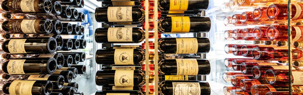 Empfindliche Fracht: Weinflaschen lagern im Warehouse. © DB Schenker/Michael Neuhaus