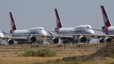 Qantas-B747 warten auf dem Mojave-Airport in Kalifornien. © picture alliance / ZUMAPRESS.com | Gene Blevins