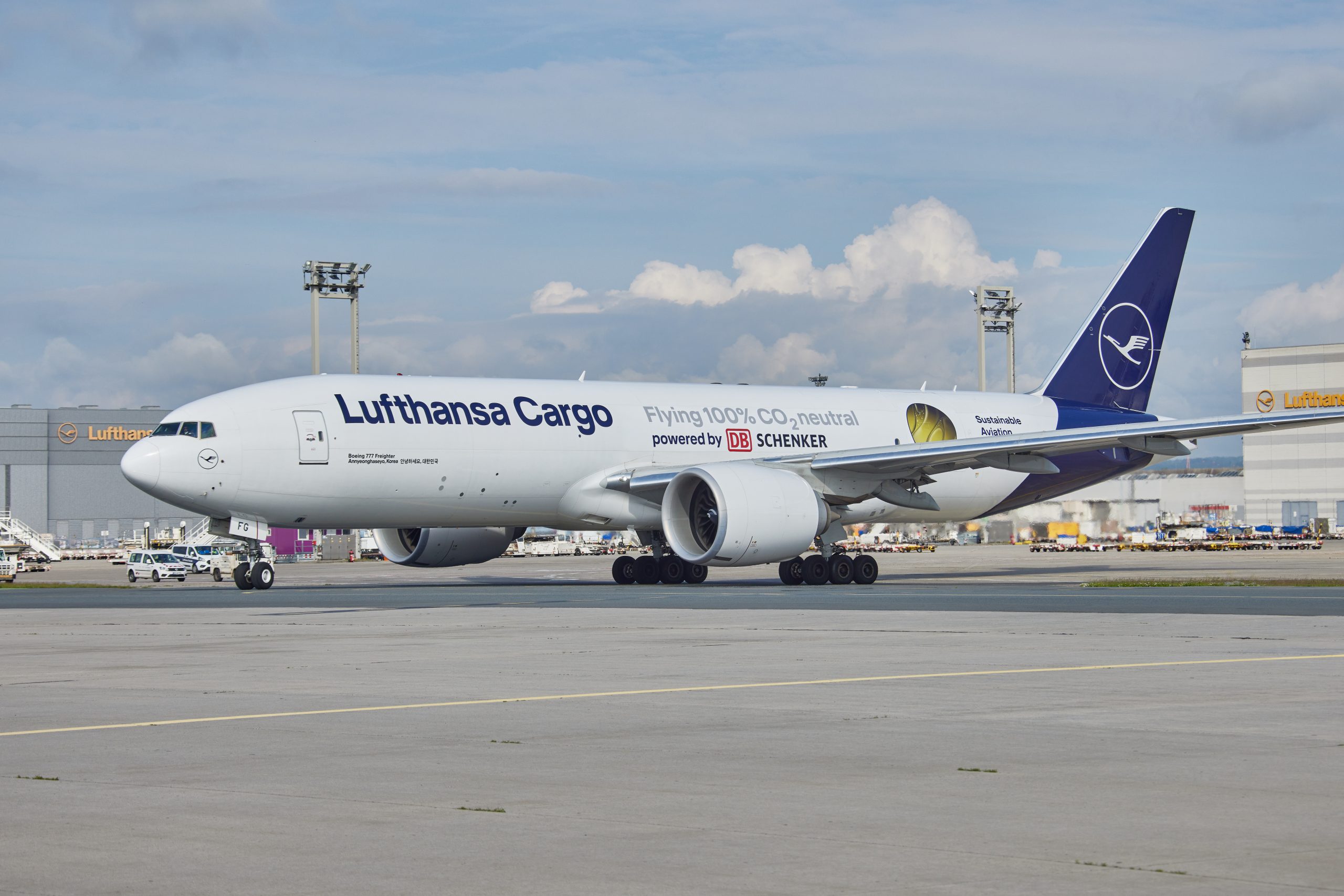 Lufthansa Cargo - samolot zatankowany paliwem neutralnym pod względem emisji CO2