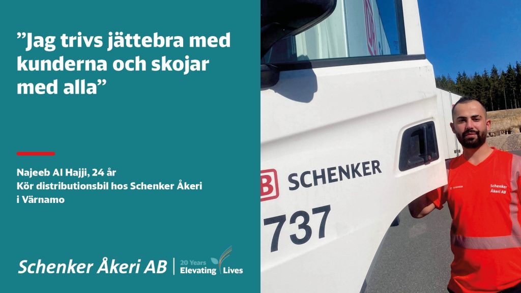 Manlig chaufför står vid en lastbil med DB Schenker-logotyp.